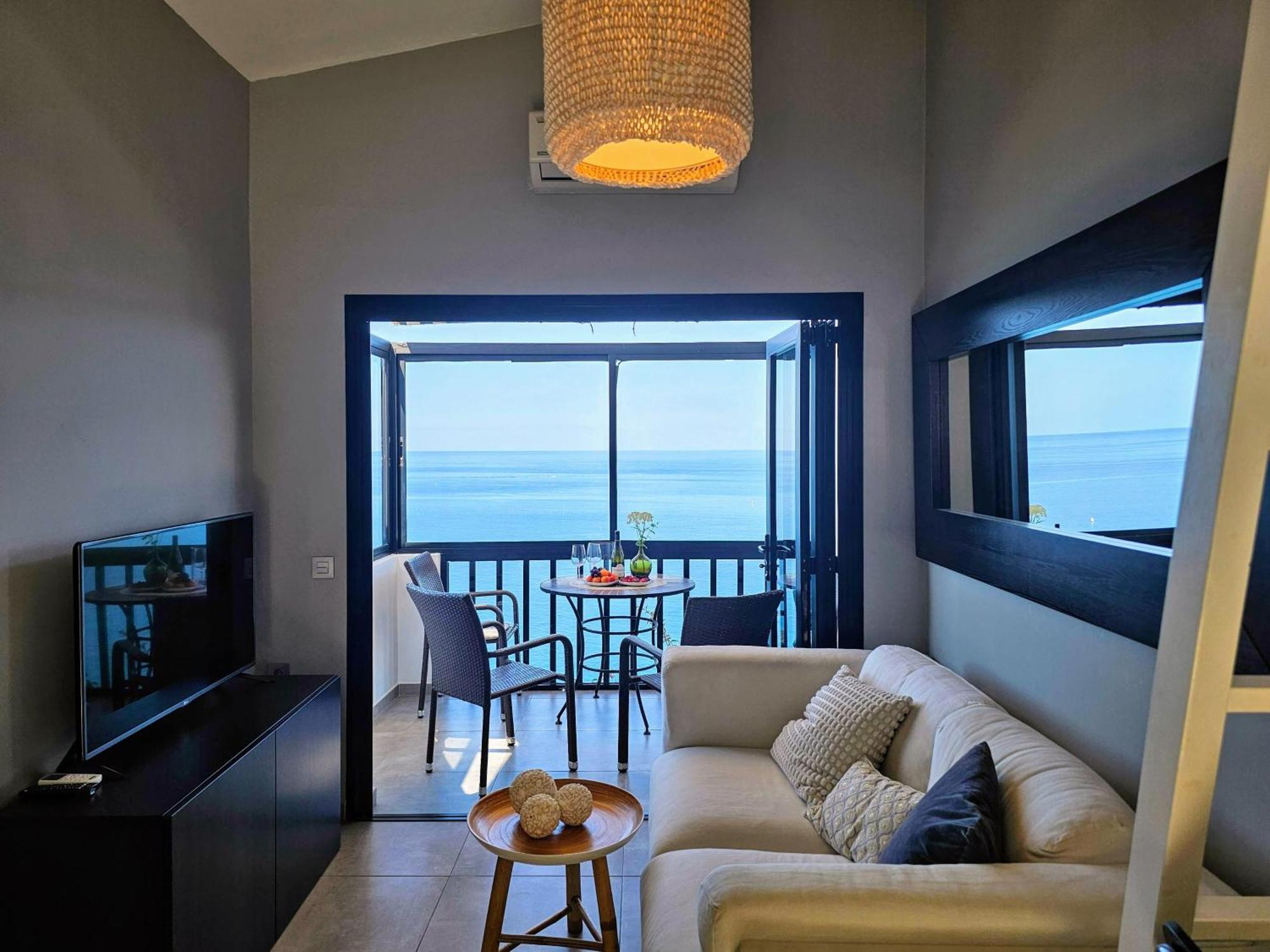 Very Romantic Seaview Apartment Patalavaca Mogan With Warm Pool Екстериор снимка